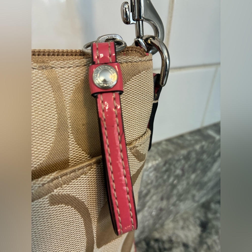 Coach Beige and Pink Crossbody Bag - Picture 5 of 16